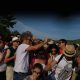 Niccolò Fabi a Spelonga con le persone accorse al RisorgiMarche, giugno 2017