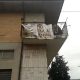 Pagliare, striscioni contro i migranti in via Tevere 14