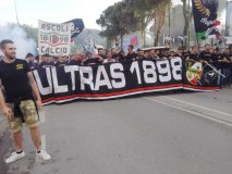 Corteo dei tifosi prima di Ascoli vs Entella (foto di Carla Baldassarri)