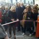 Piersandra Dragoni taglia il nastro per inaugurare la mostra dedicata a Cecco